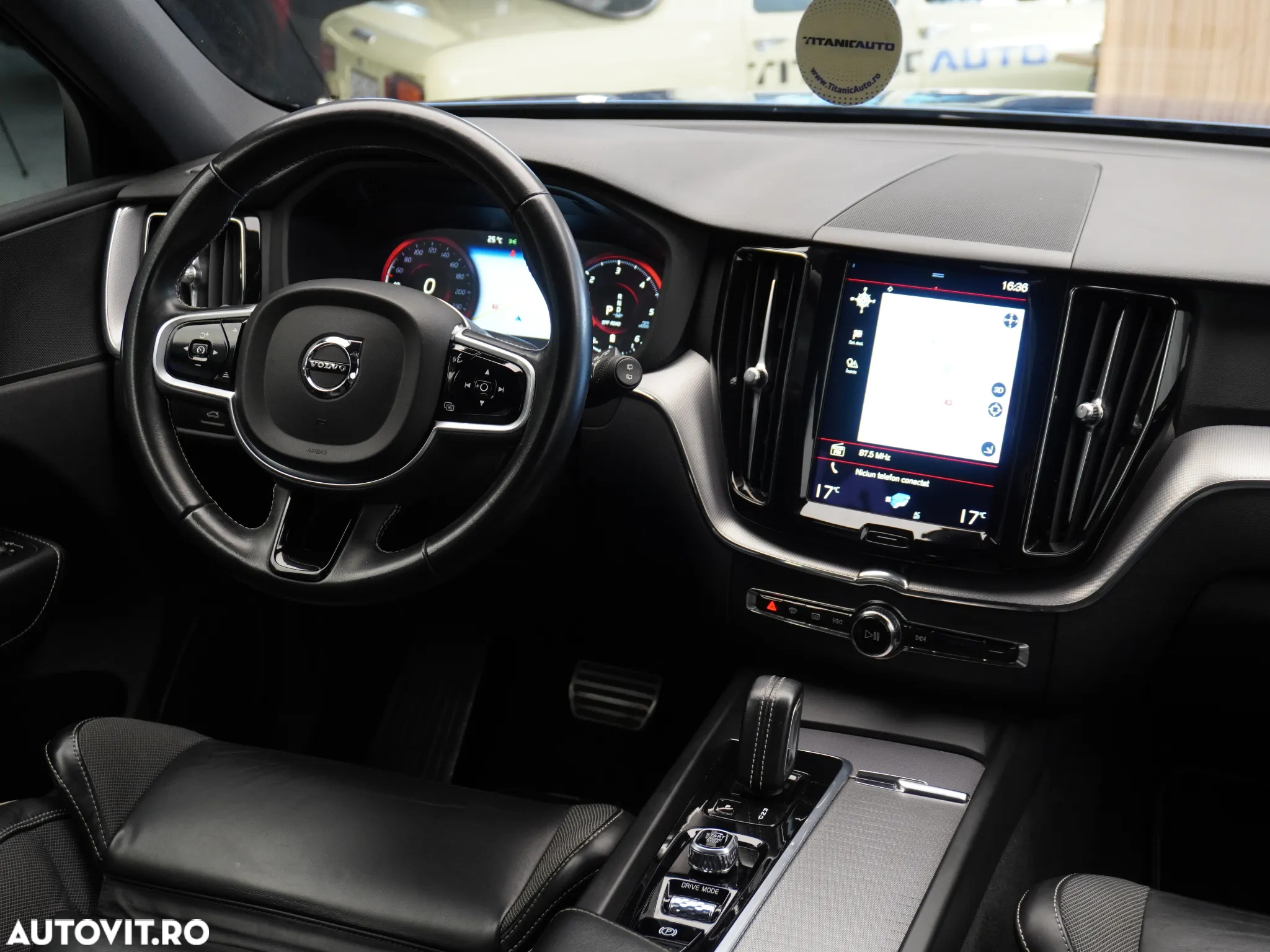 Volvo XC 60 B4 MHEV R-Design - 37