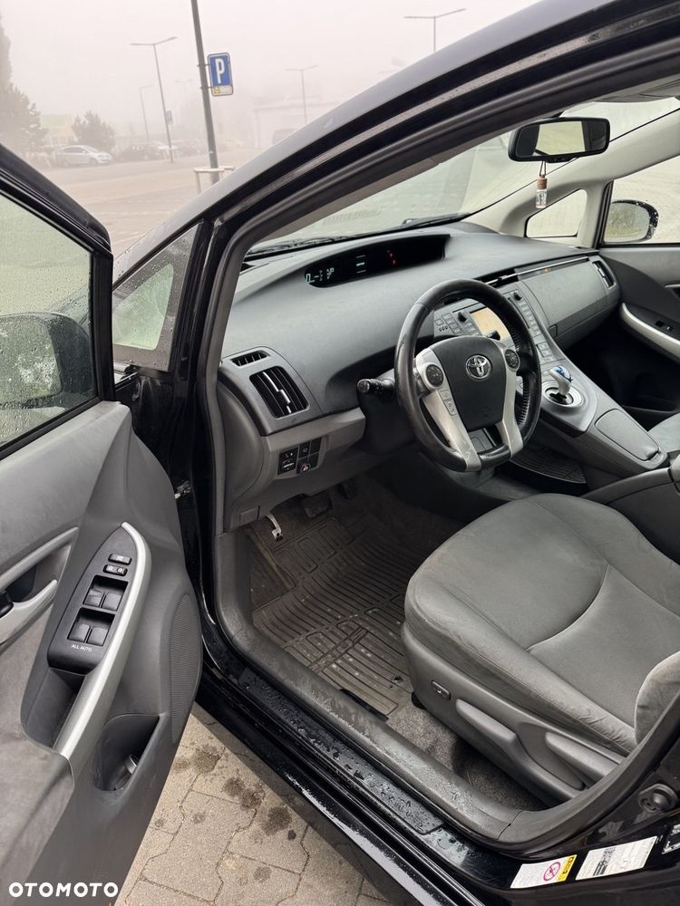 Toyota Prius - 5