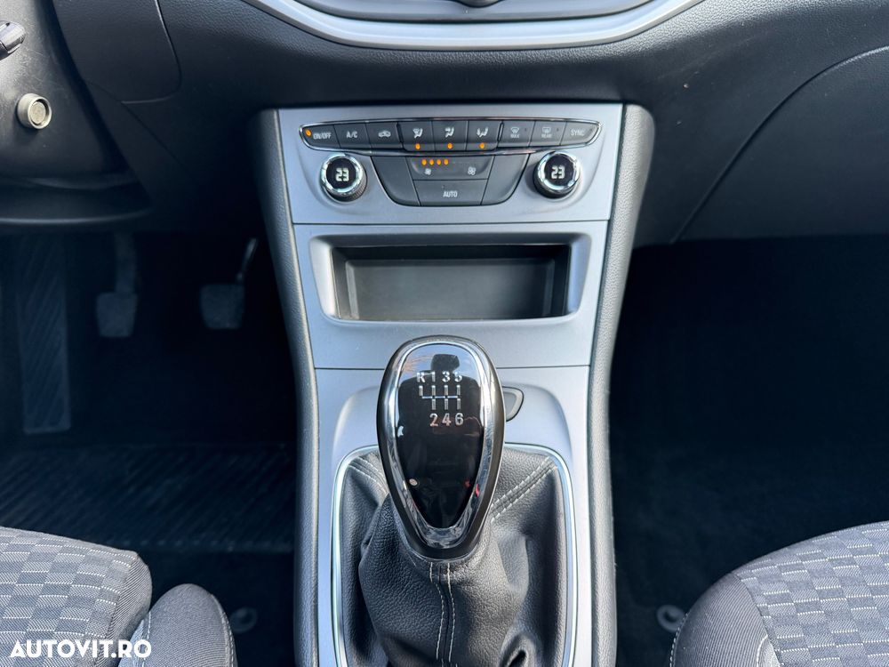 Opel Astra 1.2 Turbo Edition - 19