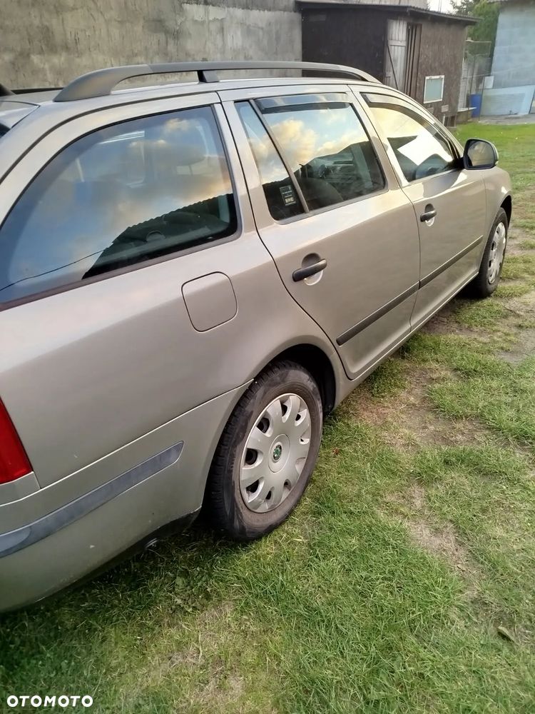 Skoda Octavia 1.6 Tour - 4