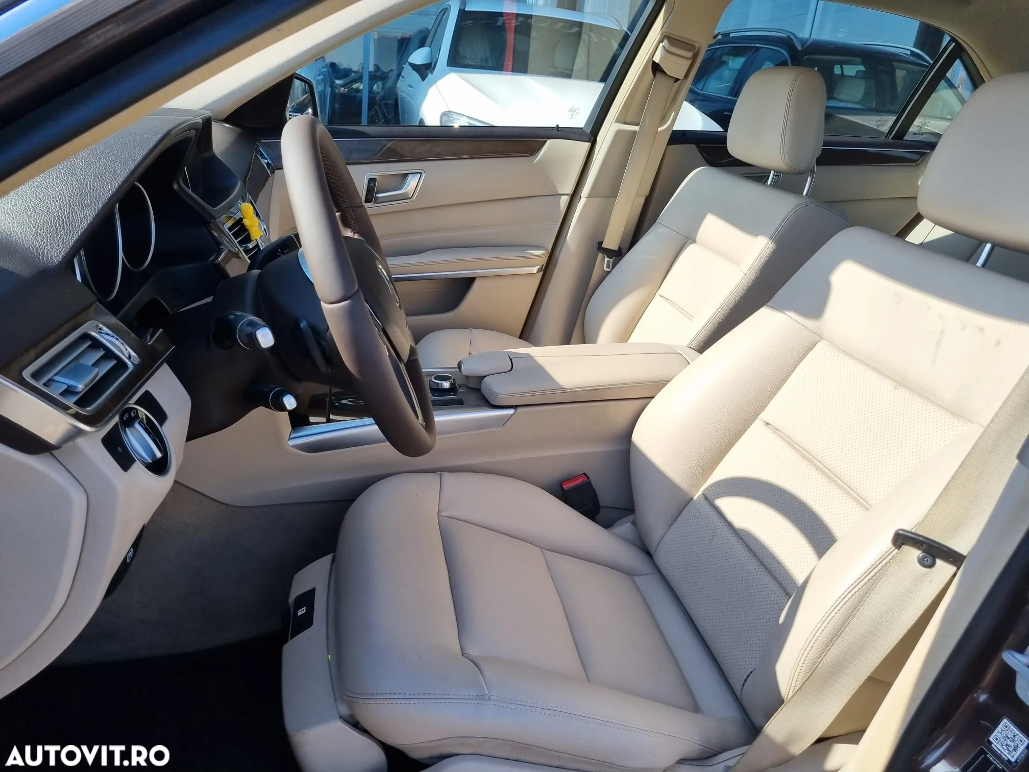 Mercedes-Benz E 220 BlueTEC 4MATIC - 10