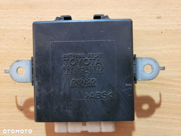 Sterownik anteny radia Toyota Land Cruiser J100