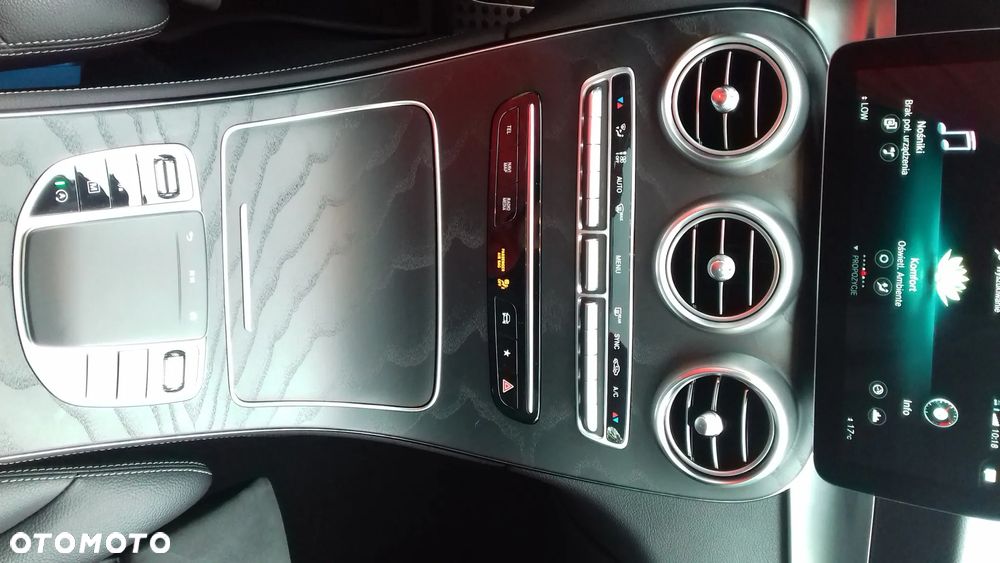 Mercedes-Benz GLC 300 4Matic 9G-TRONIC AMG Line - 21