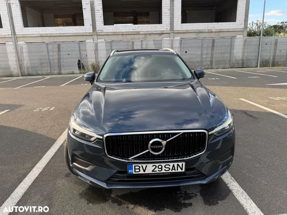Volvo XC 60 B4 MHEV AWD Momentum Pro - 4