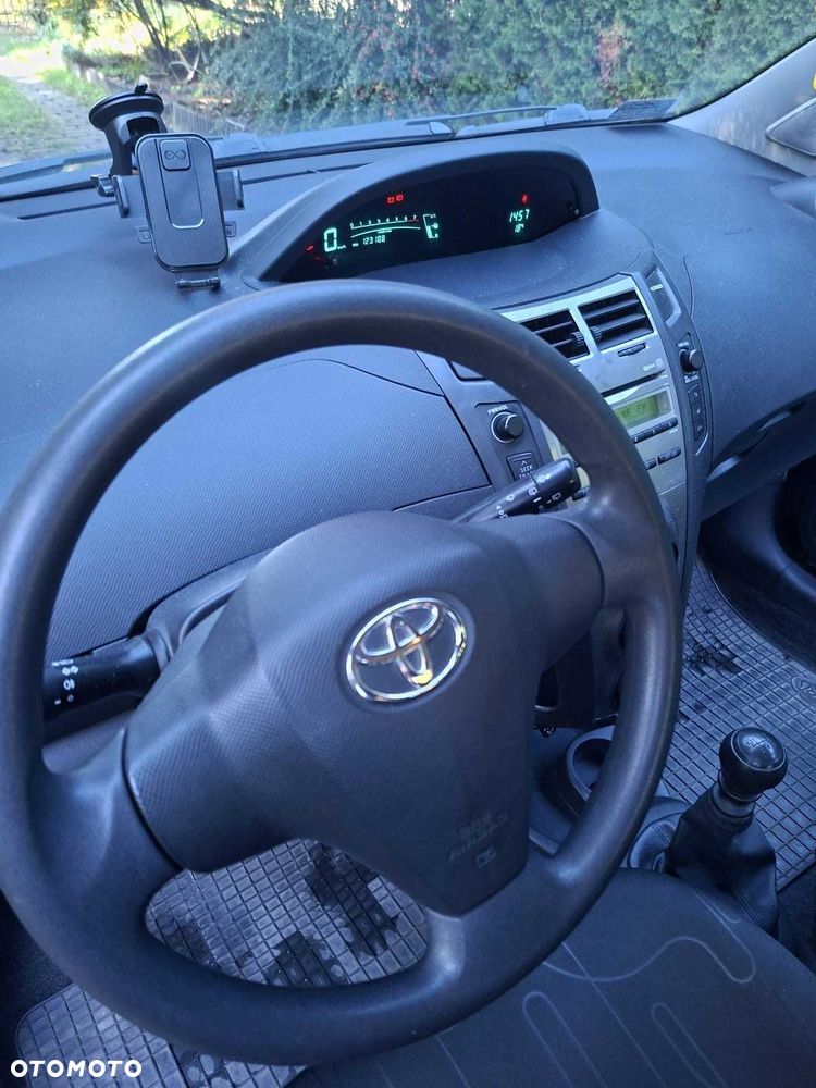 Toyota Yaris - 5