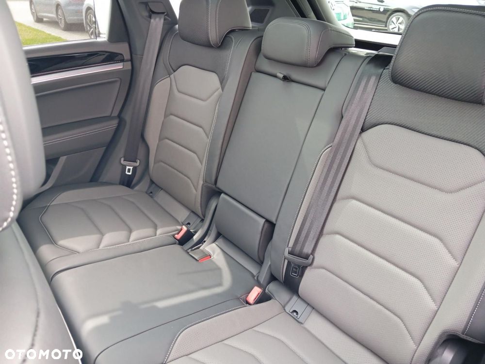 Volkswagen Touareg - 17