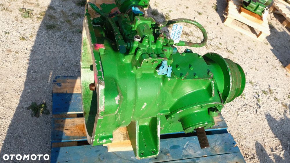 Przekladnia John Deere kątowa napędowa  DE19203 kąbajn kosiarka np S660,S670,S680,S770,S780 - 6