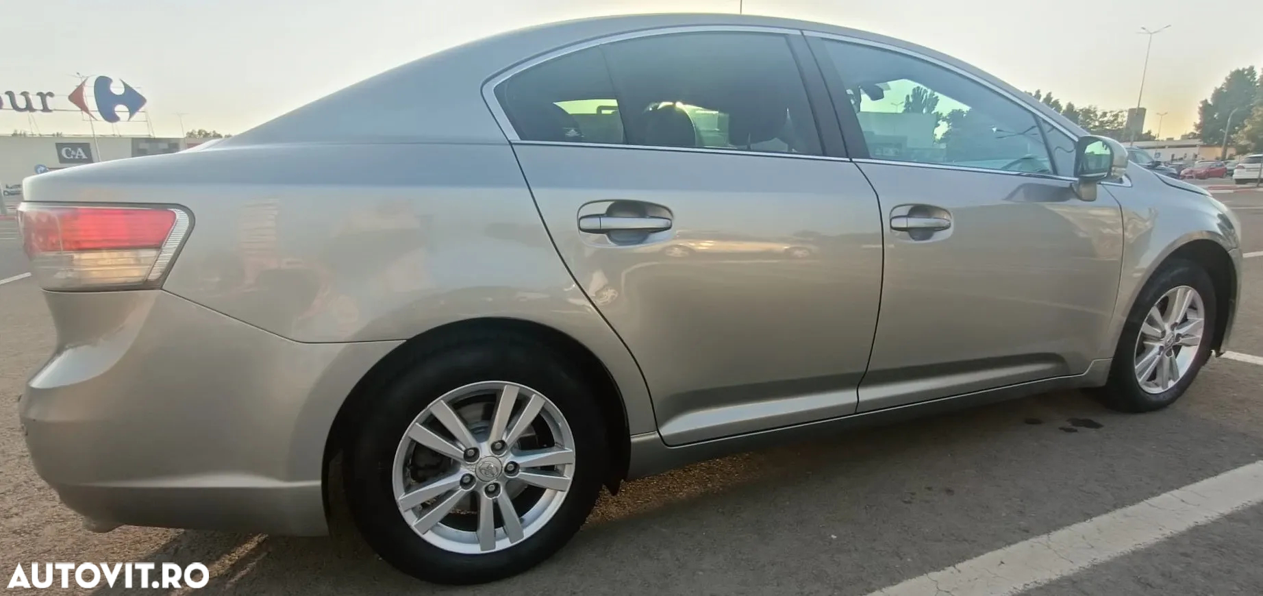 Toyota Avensis 2.0 D-4D Elegance - 12