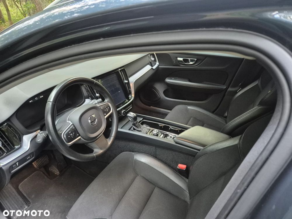 Volvo V60 D3 Momentum Pro - 8