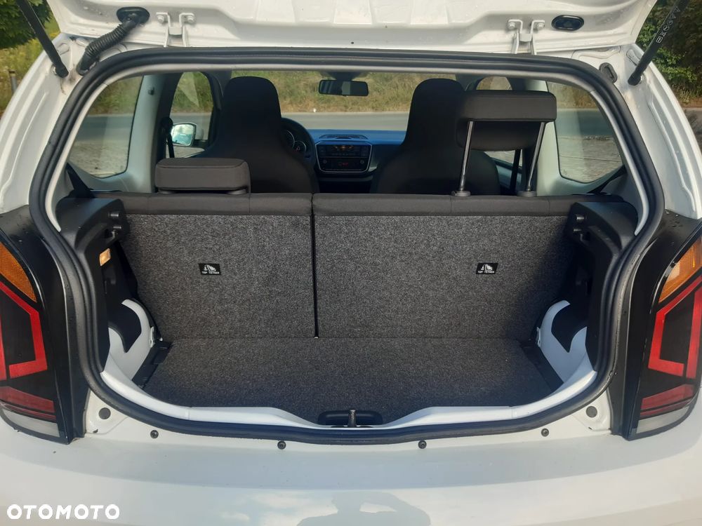 Volkswagen up! Active - 31