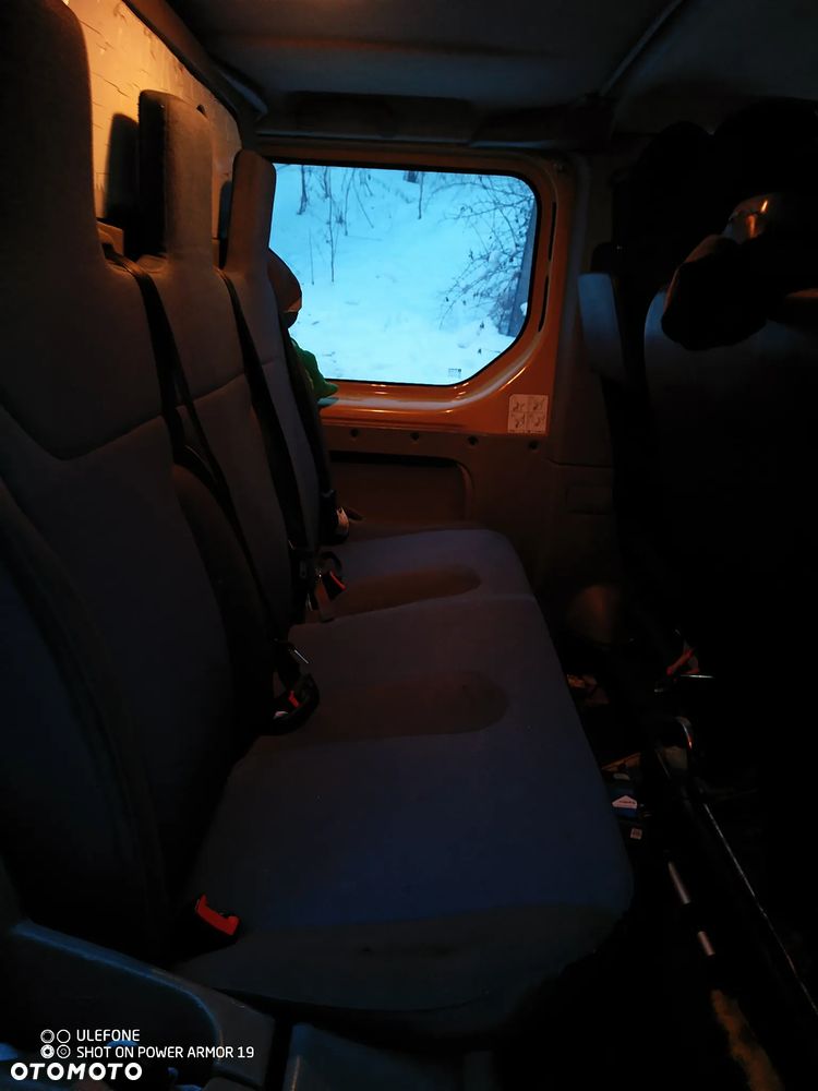 Renault Trafic - 19