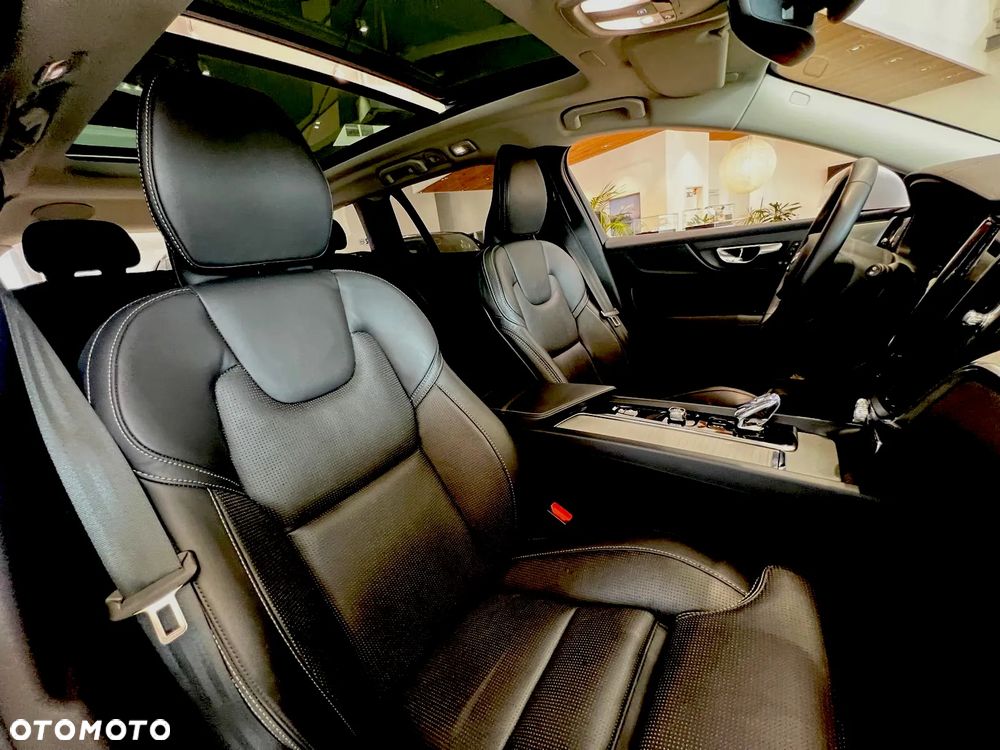 Volvo V60 B5 B AWD Ultimate Dark - 21