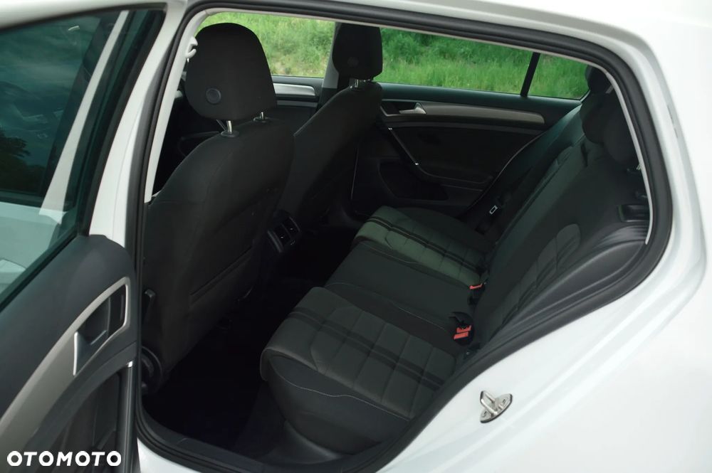 Volkswagen Golf 1.6 TDI 4Motion BlueMotion Technology Cup - 28