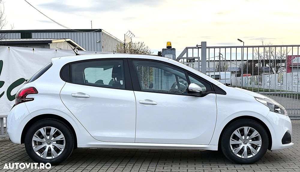 Peugeot 208 PureTech 82 Start & Stop Style - 11