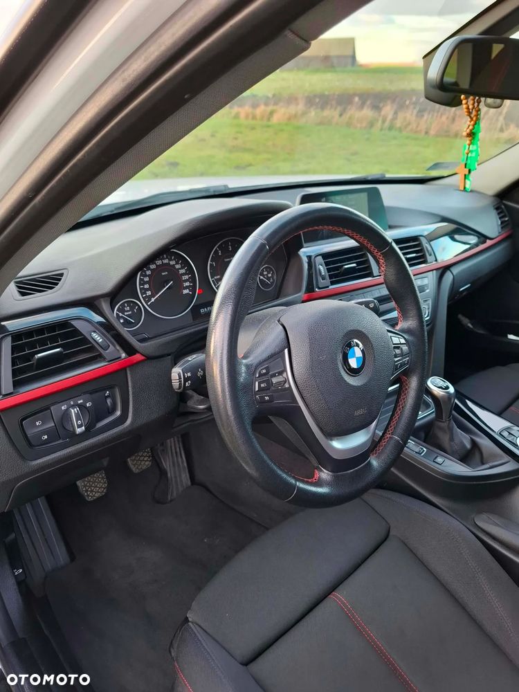 BMW Seria 3 318d Sport Line - 11