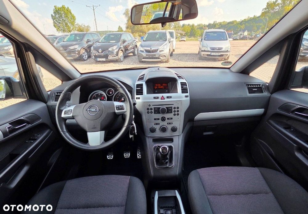 Opel Zafira - 12
