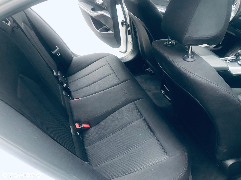 BMW Seria 3 318d Business Edition - 8