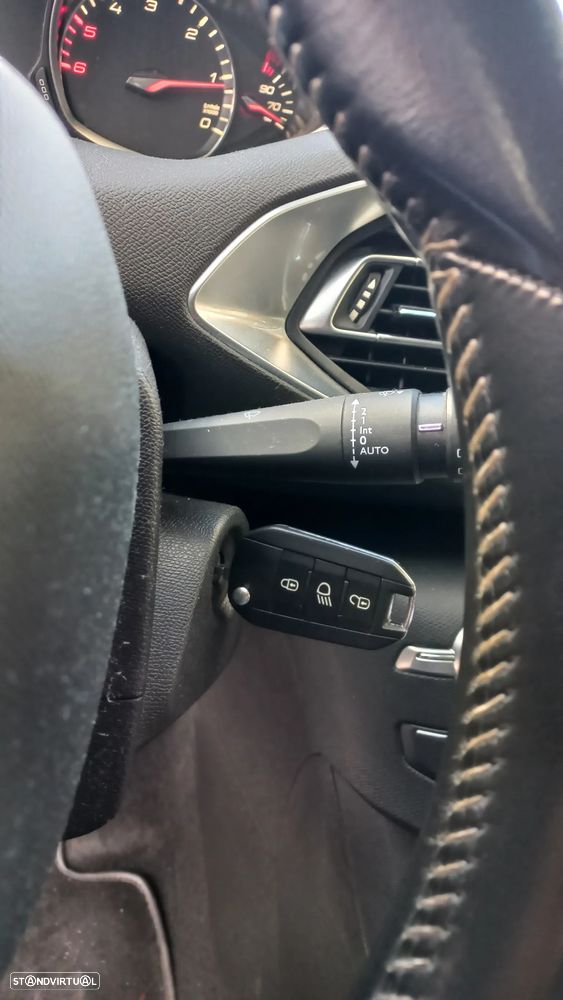 Peugeot 308 SW BlueHDi 120 Stop & Start Active - 12