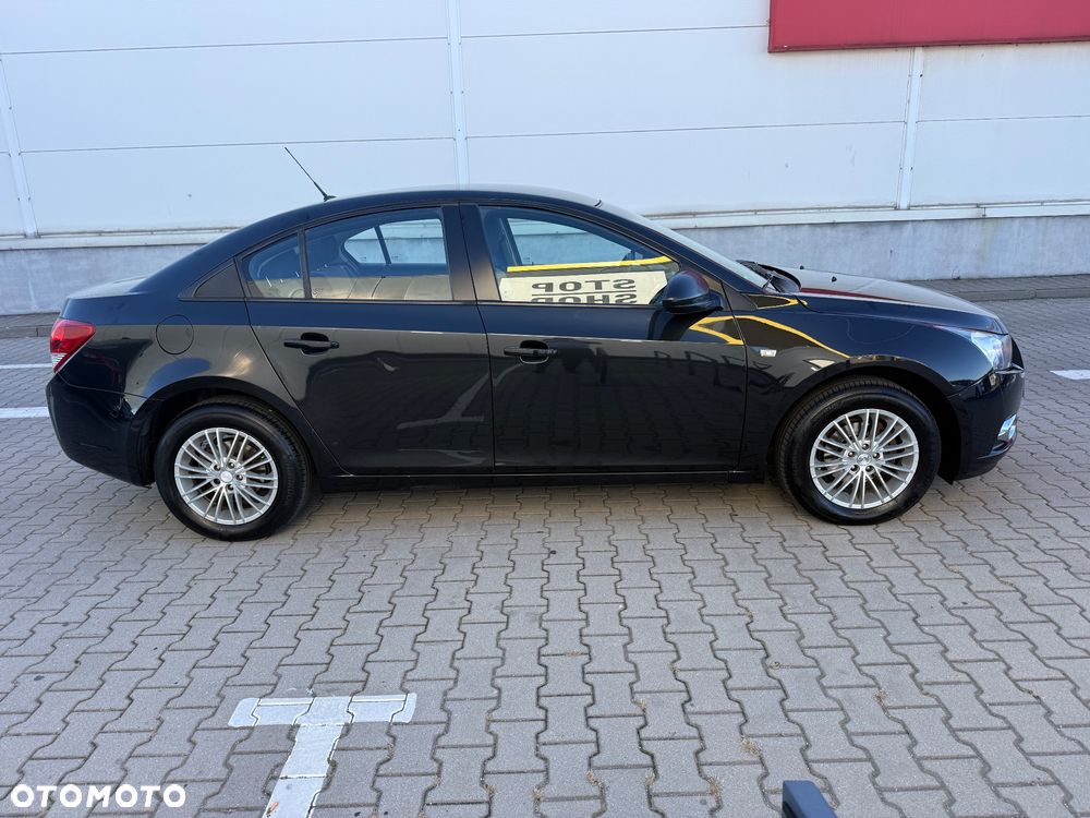 Chevrolet Cruze 1.6 LS - 10