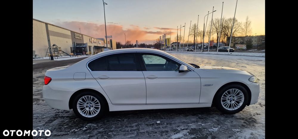 BMW Seria 5 518d Luxury Line - 2