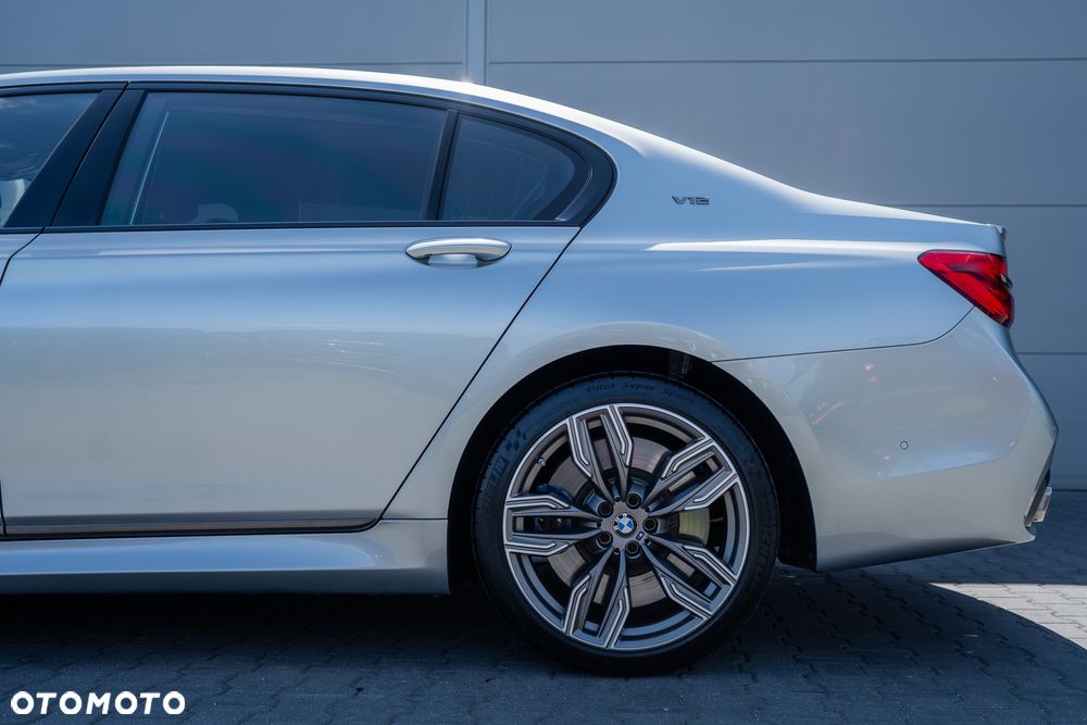 BMW Seria 7 M760Li xDrive - 12