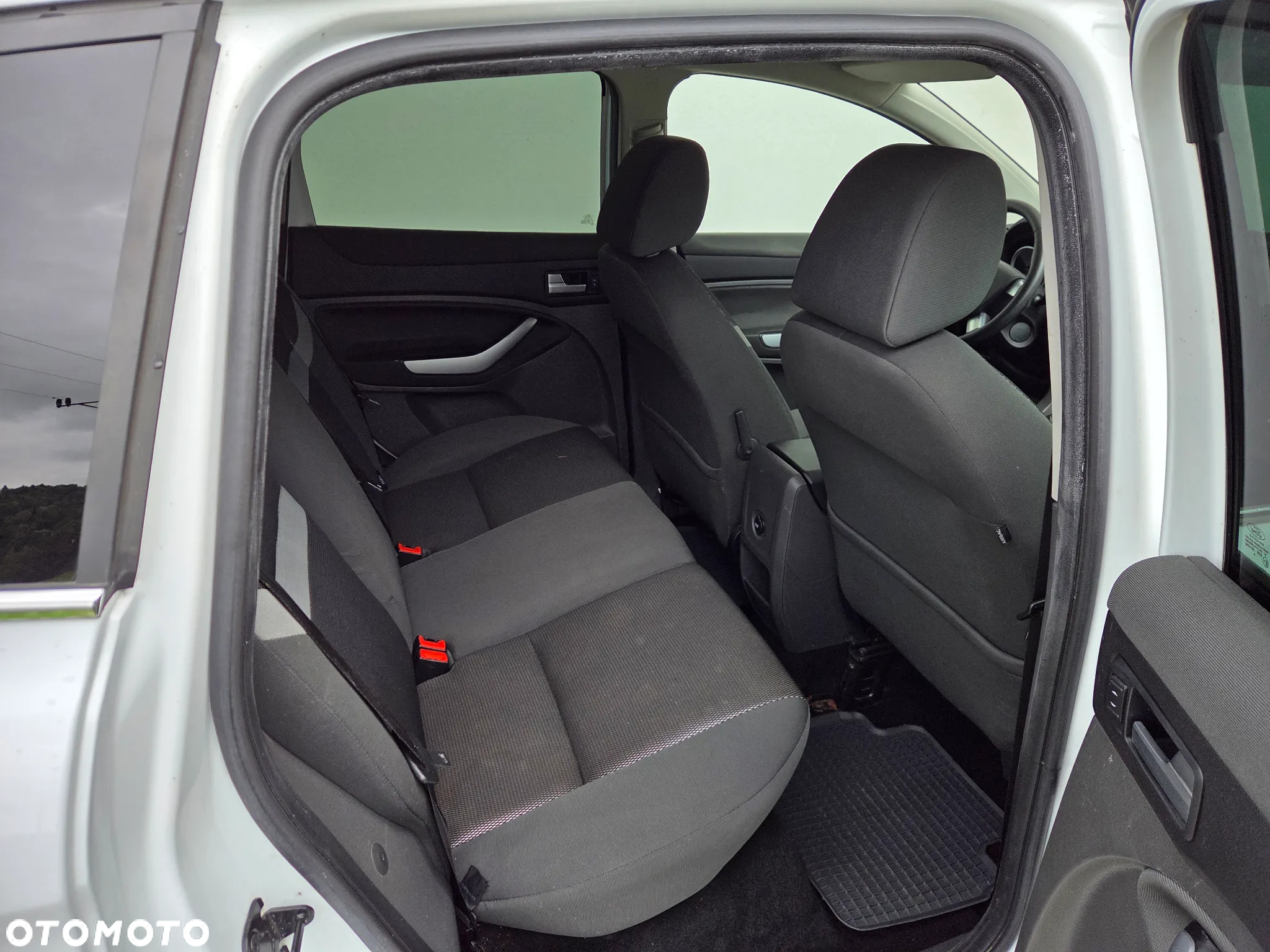 Ford Kuga - 12