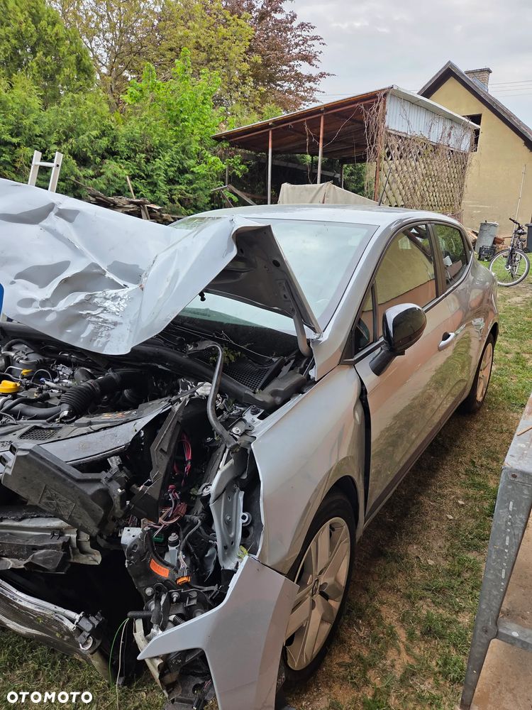 Renault Clio TCe 90 EVOLUTION - 3