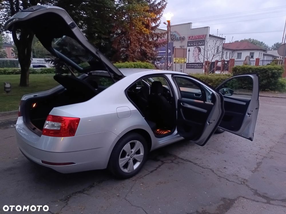 Skoda Octavia 1.6 TDI Ambition - 16