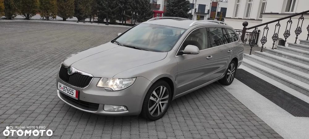 Skoda Superb 2.0 TDI Comfort DSG - 2