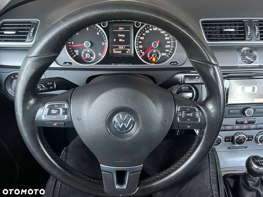 Volkswagen Passat 1.6 TDI (BlueMotion Technology) Comfortline - 32