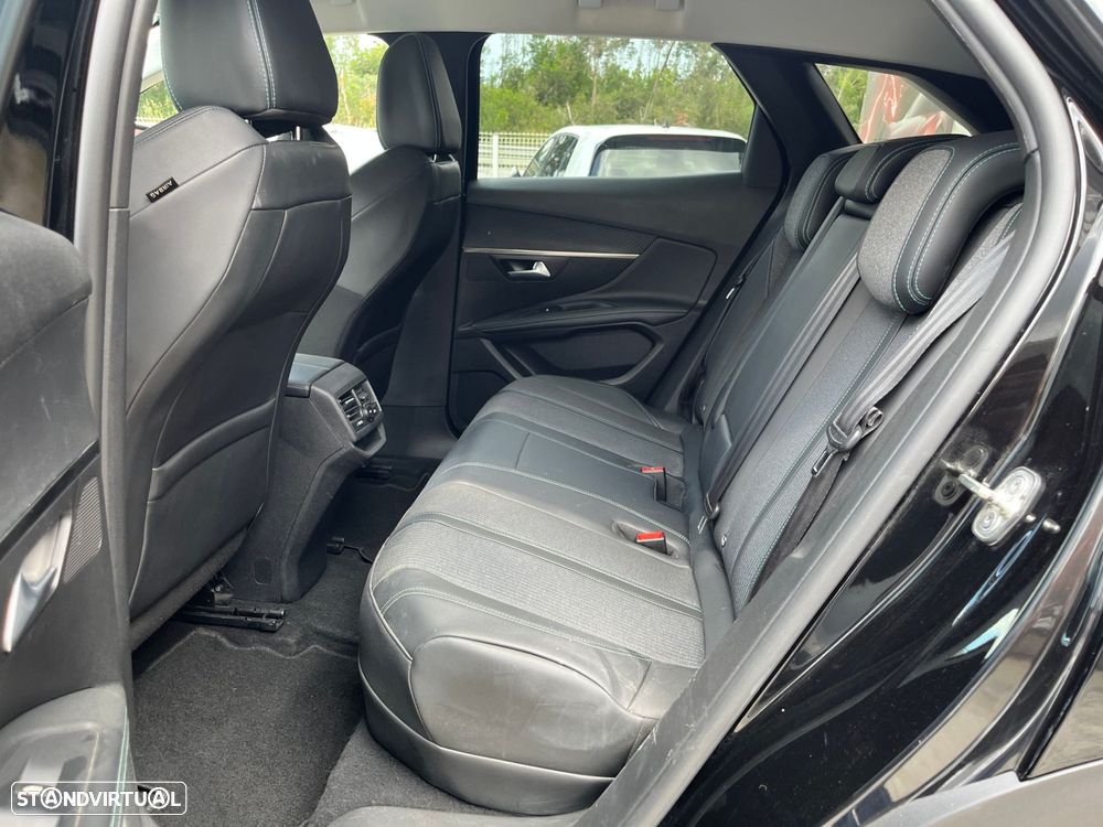 Peugeot 3008 225 e-EAT8 Allure - 42