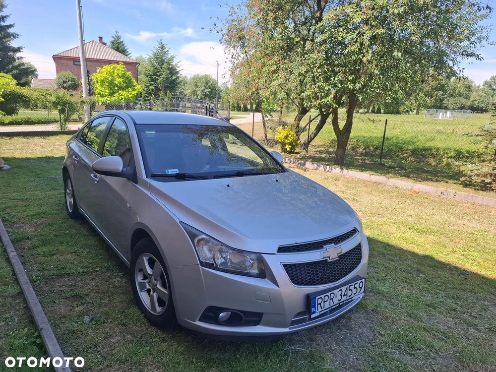 Chevrolet Cruze 1.6 LS - 3
