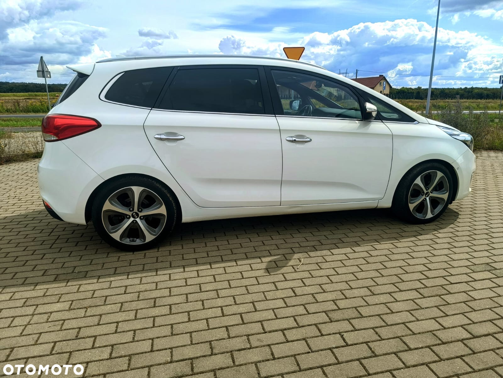 Kia Carens 1.7 CRDi XL 7os DCT - 4