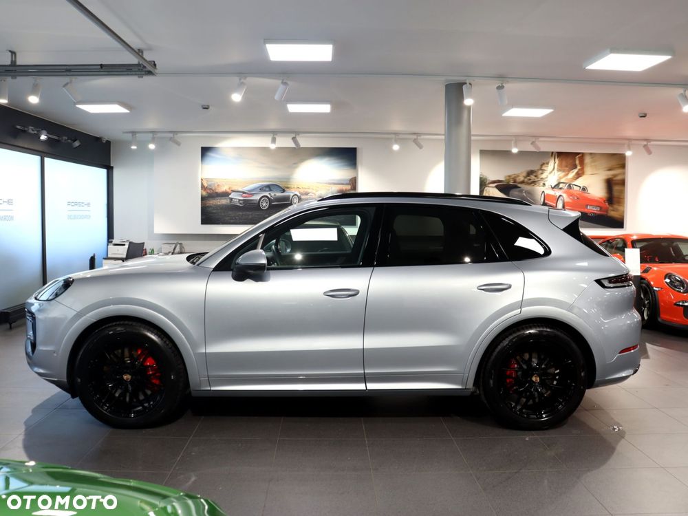 Porsche Cayenne S - 2