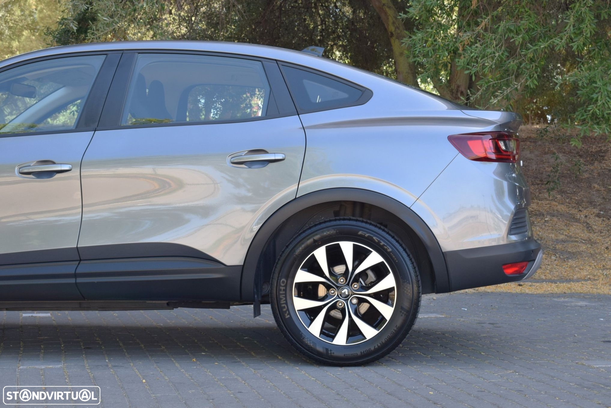 Renault Arkana 1.6 E-Tech Intens - 12