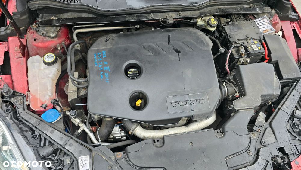 Volvo V40 D2 R-Design - 13