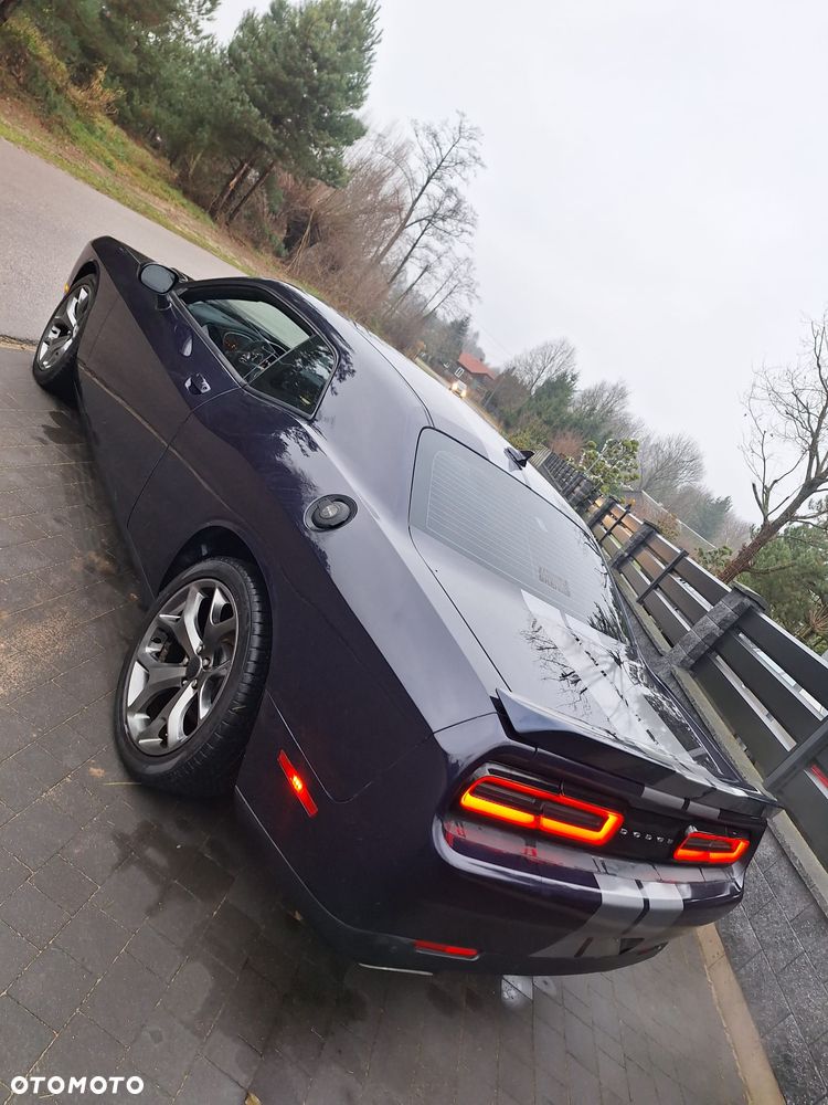 Dodge Challenger - 7