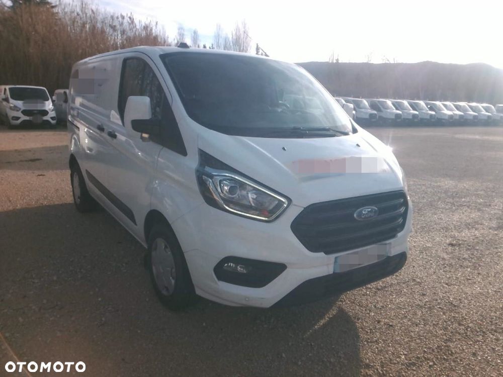 Ford CUSTOM - 3