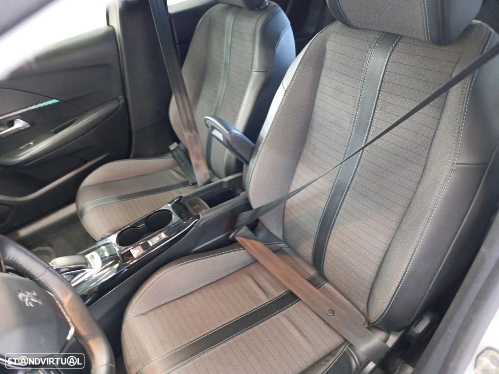 Peugeot e-208 50 kWh Allure - 5