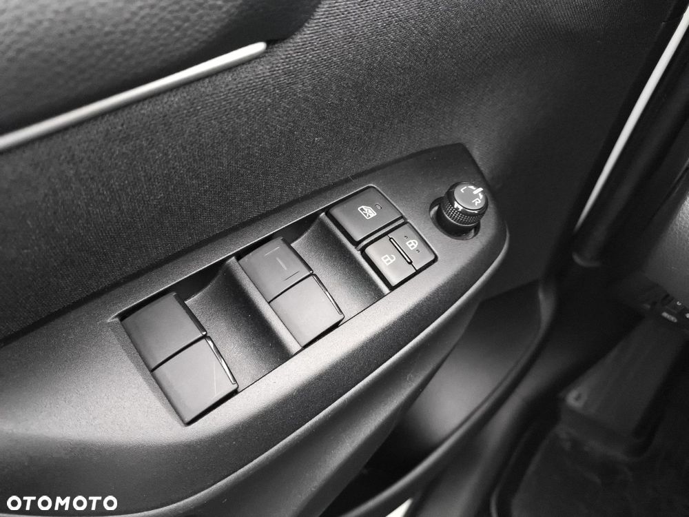 Toyota Yaris - 16