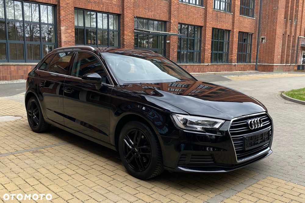 Audi A3 Sportback 1.5 TFSI cylinder on demand design - 23