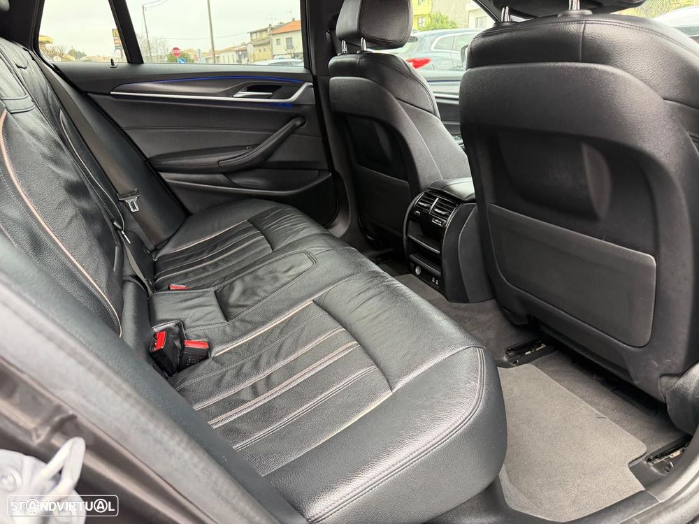 BMW 520 d Pack Desportivo M Auto - 15
