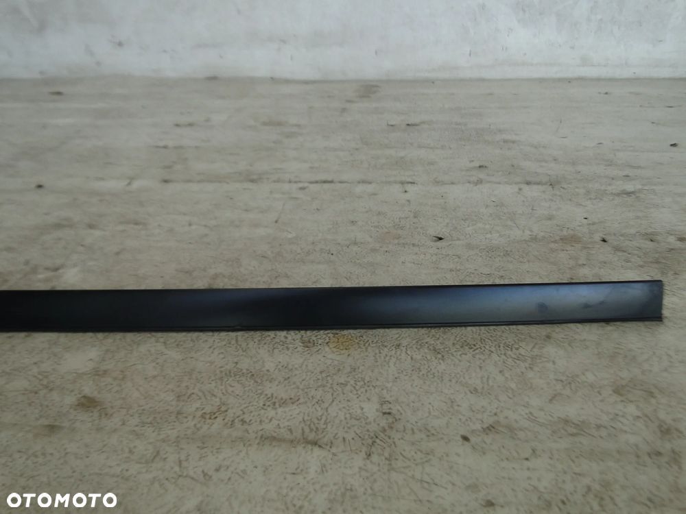 BMW 5 E60 E61 LISTWA SZYBY CZOŁOWEJ PRZÓD PRZEDNIA PRAWA EUROPA - 3