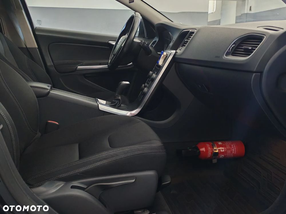 Volvo V60 D2 Drive-E Kinetic - 23