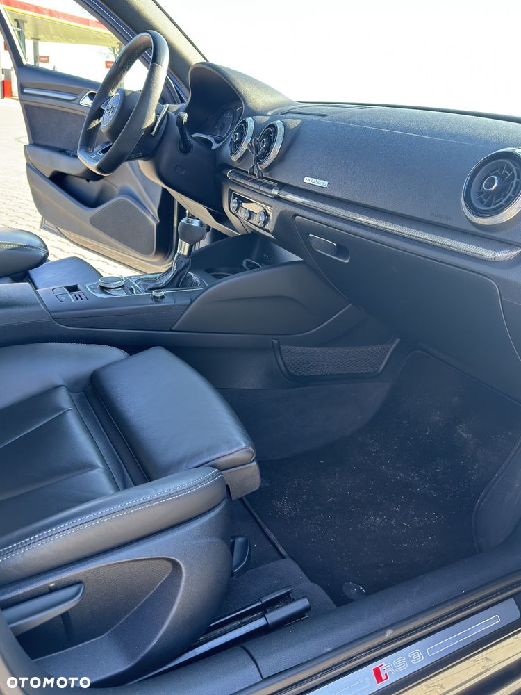 Audi RS3 Sportback - 19