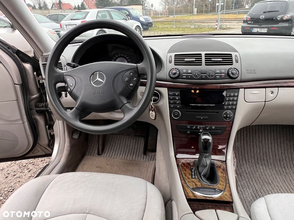 Mercedes-Benz Klasa E 200 Kompressor Automatik Classic - 22