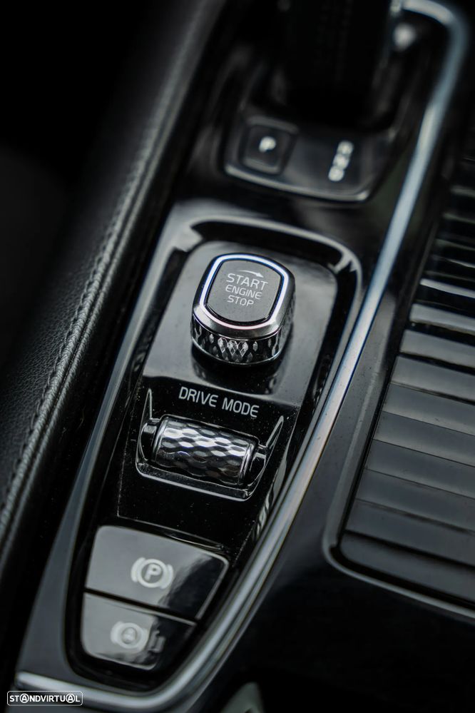 Volvo V60 2.0 T6 AWD TE R-Design - 25