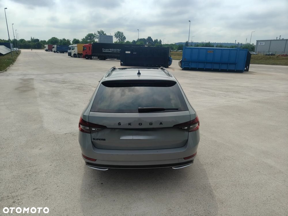 Skoda Superb 2.0 TDI SCR Sportline DSG - 13