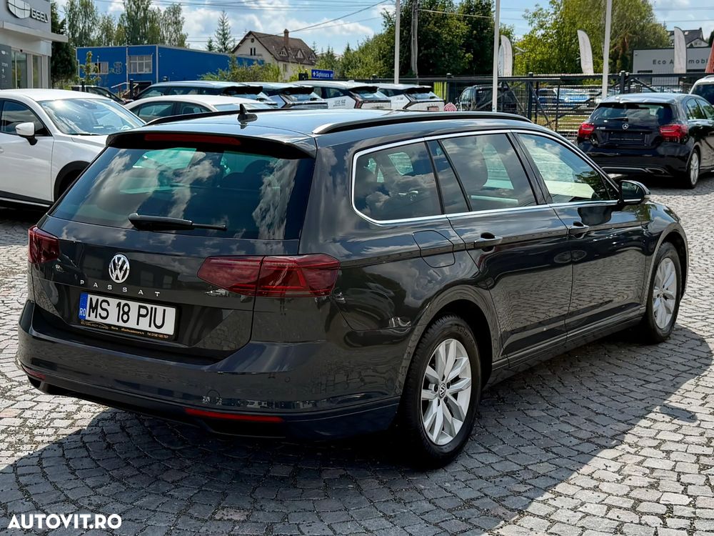 Volkswagen Passat 1.6 TDI SCR DSG Comfortline - 3