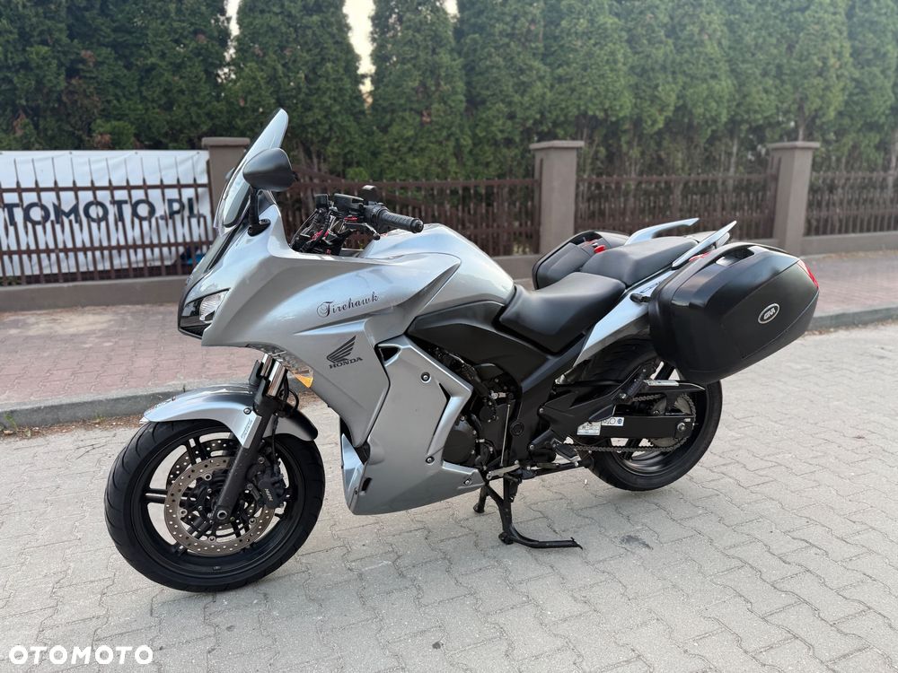 Honda CBF - 16